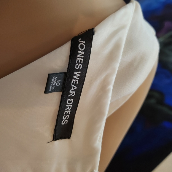 Colorful sleeveless pleated dress - Picture 10 of 13